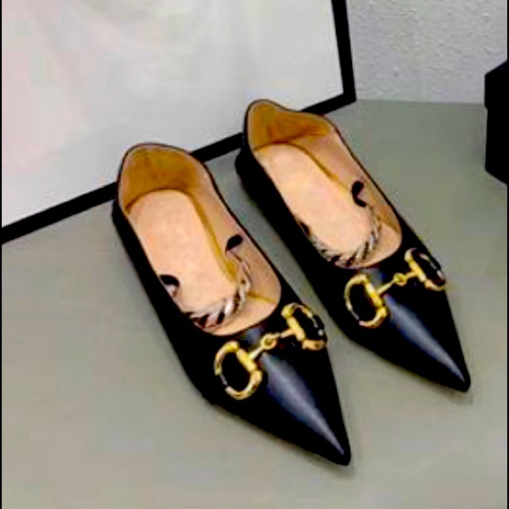 Pointed toe shoes